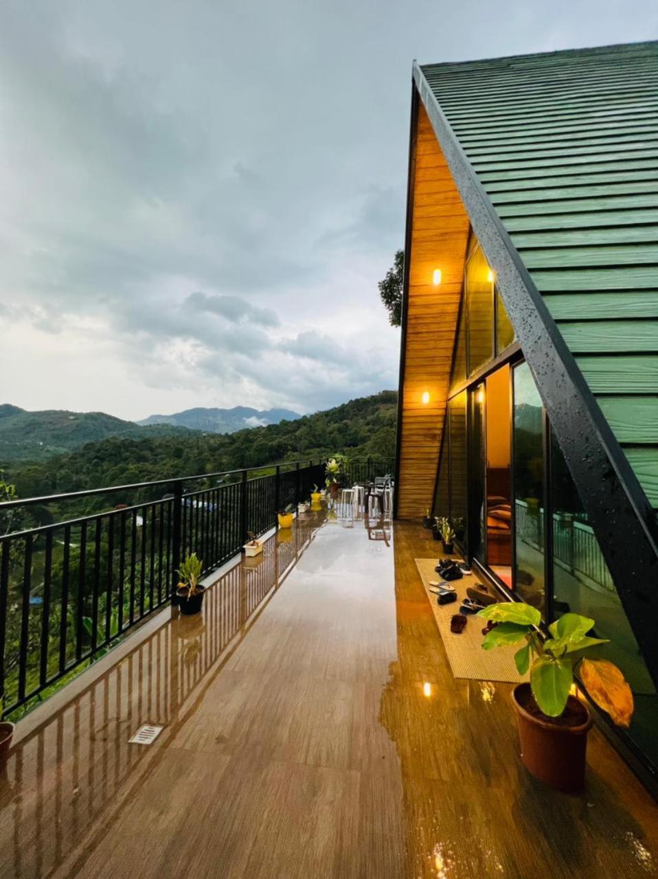 Misty Hideout Bed & Breakfast Kakkadampoyil Exterior photo