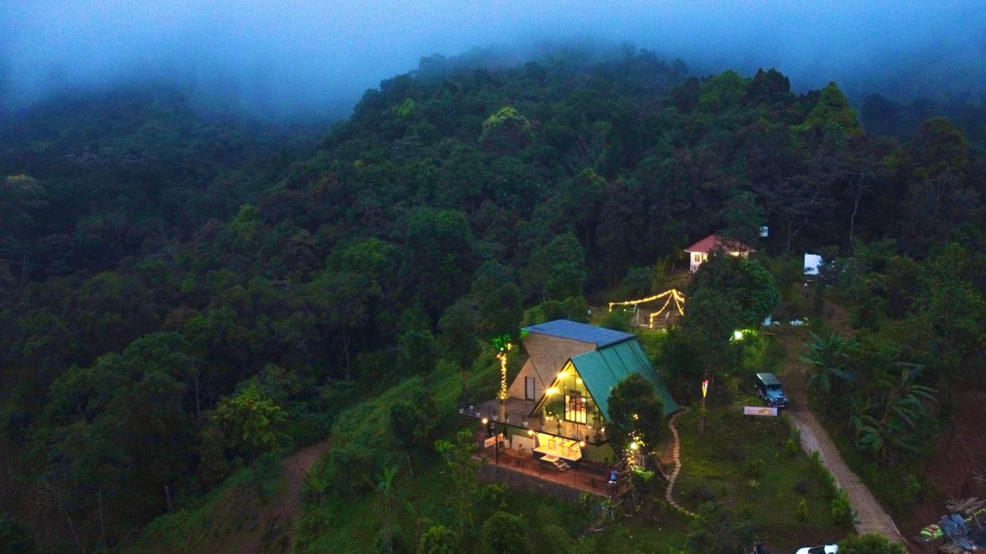 Misty Hideout Bed & Breakfast Kakkadampoyil Exterior photo
